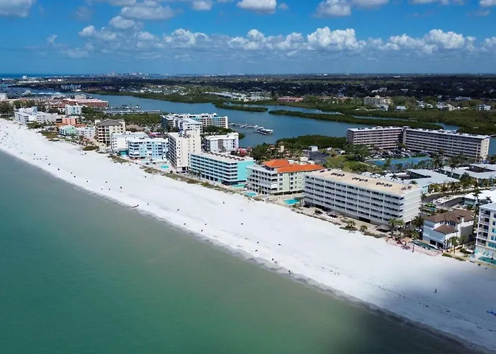 Bayshore Yacht & Tennis 211 - Premier Holiday home