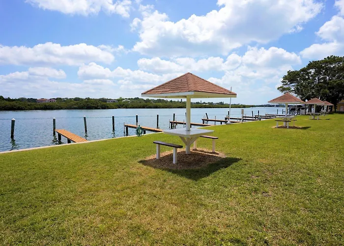 Bayshore Yacht & Tennis 211 - Premier Holiday home Clearwater Beach