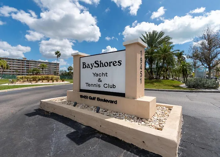 Bayshore Yacht & Tennis 211 - Premier